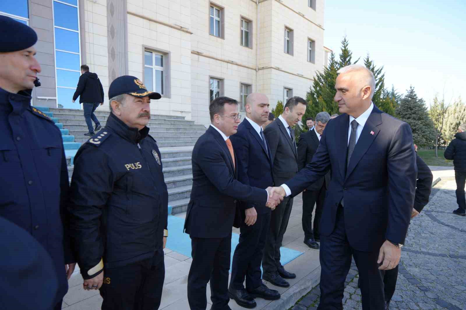 bakan ersoy kultur ve turizm alaninda elde ettigimiz tarihi basarilarla ulkemiz ust liglere cikmistir M2iRcKNA