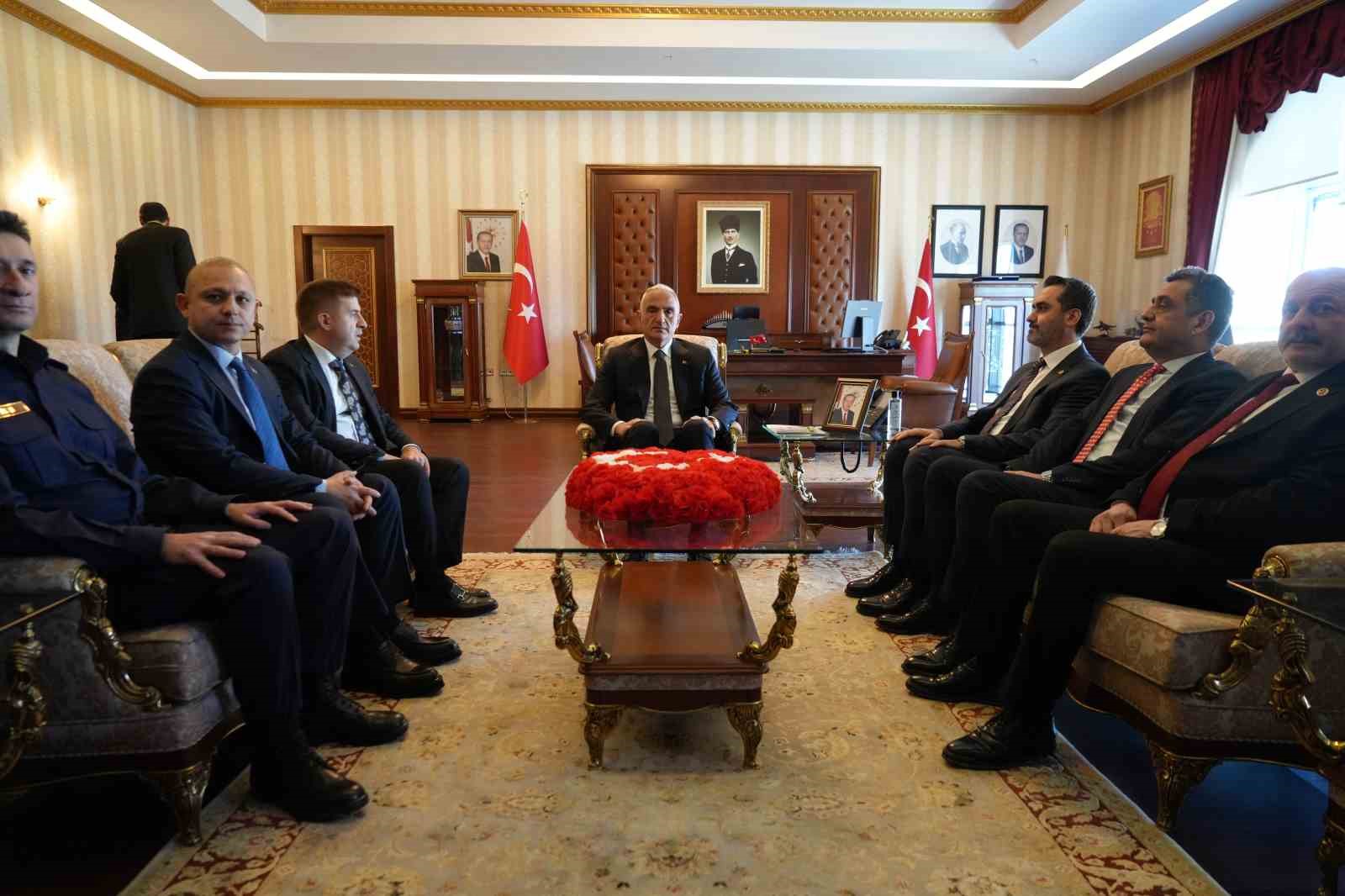 bakan ersoy kultur ve turizm alaninda elde ettigimiz tarihi basarilarla ulkemiz ust liglere cikmistir TKO3efel