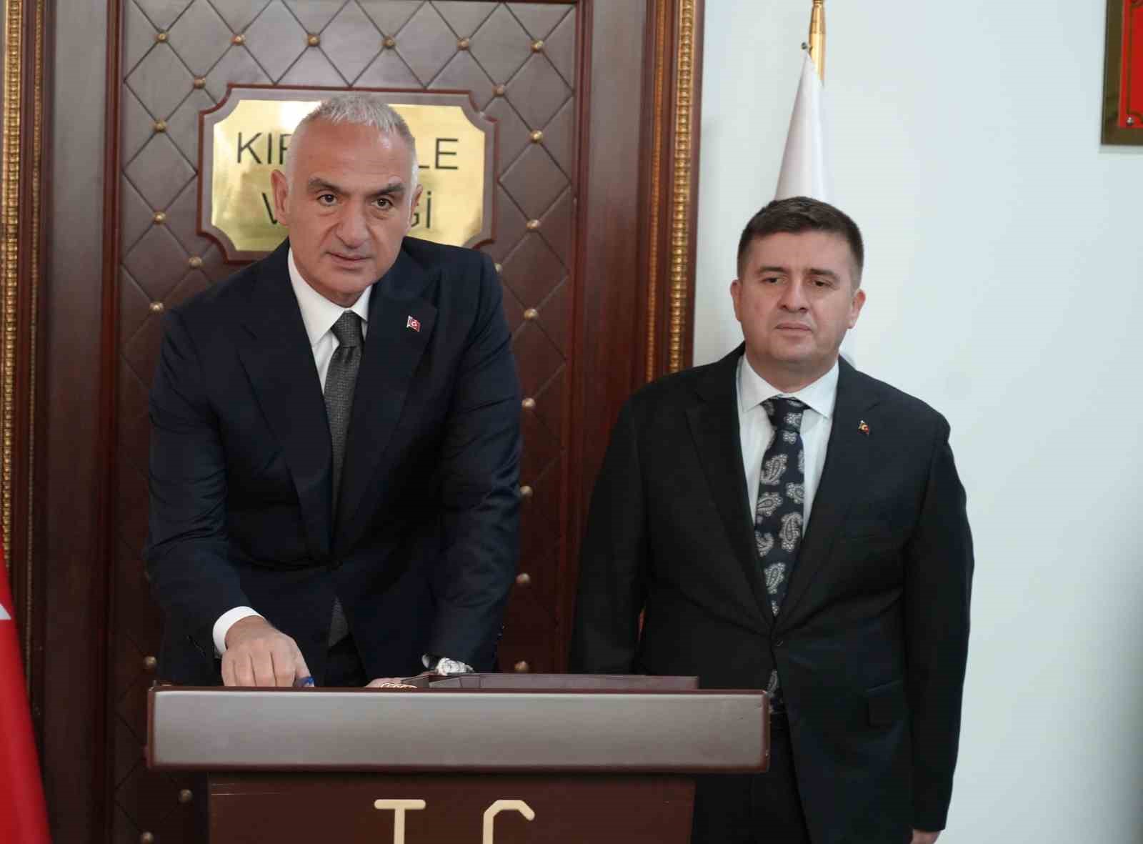 bakan ersoy kultur ve turizm alaninda elde ettigimiz tarihi basarilarla ulkemiz ust liglere cikmistir fNl6LLaP