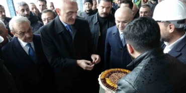 bakan-ersoy-malatyada-sabanci-kultur-merkezinde-incelemelerde-bulundu-CyMQKYjc.jpg