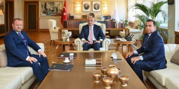 bakan-ersoy-rtuk-baskani-danisten-yayincilik-alanindaki-gelismeler-hakkinda-bilgi-aldi-KbcPvQVJ.jpg