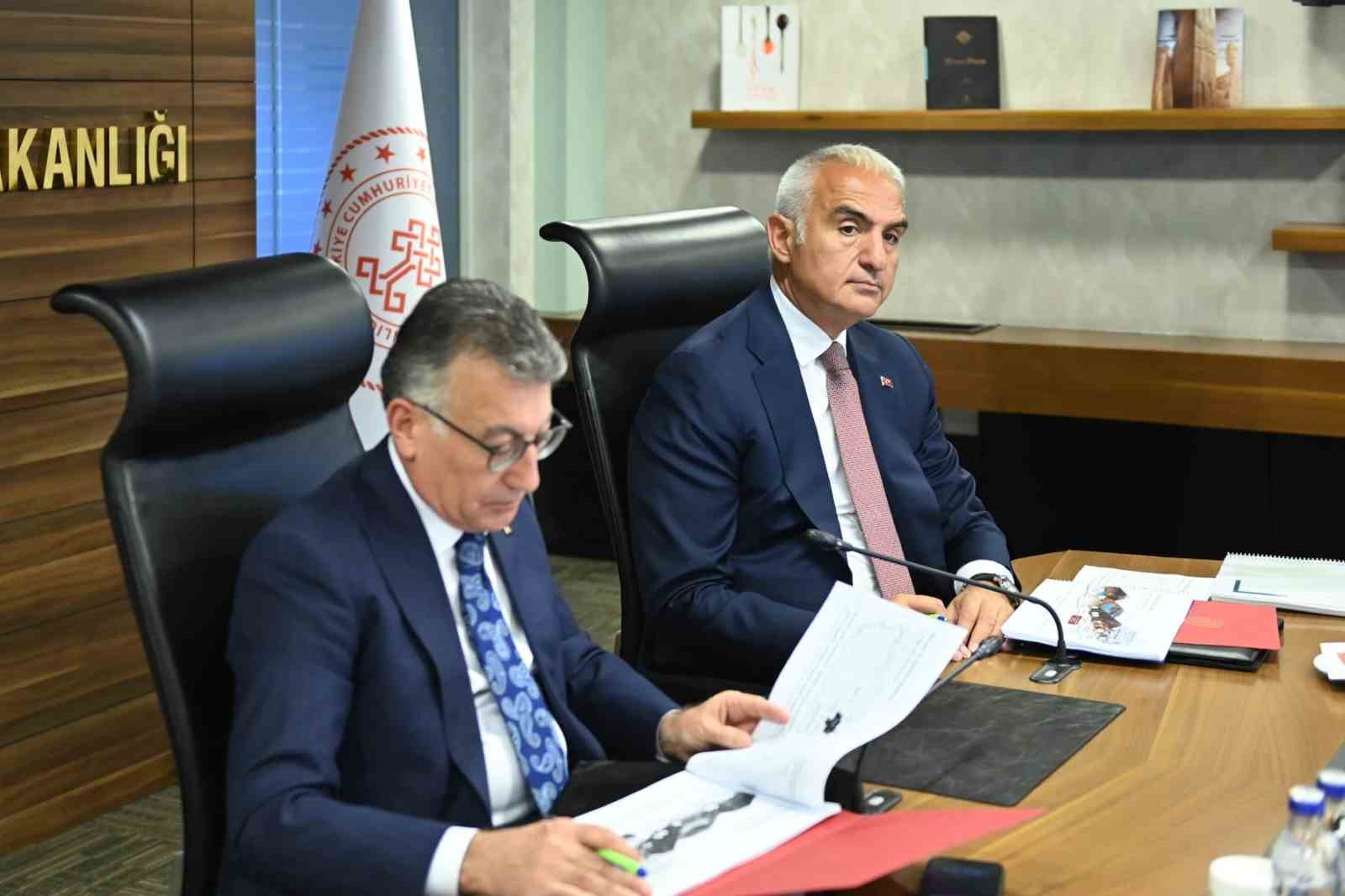 bakan ersoy sivasin turizm potansiyelini daha da ileri tasiyacak yol haritasini degerlendirdik 3 PGMGCPwM