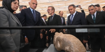 bakan-ersoy-tas-tepeler-anadolunun-12-bin-yil-onceki-dunyasini-gorunur-kilmaya-devam-edecek-S5FgOznA.jpg
