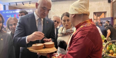 bakan-ersoy-turistler-artik-gastronomi-icin-rota-belirliyor-bt69TMpS.jpg