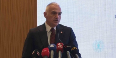bakan-ersoy-turizm-sahasinda-gelirlerimizi-2017-yilina-kiyasla-yuzde-109-artirdik-9ZjCI83p.jpg
