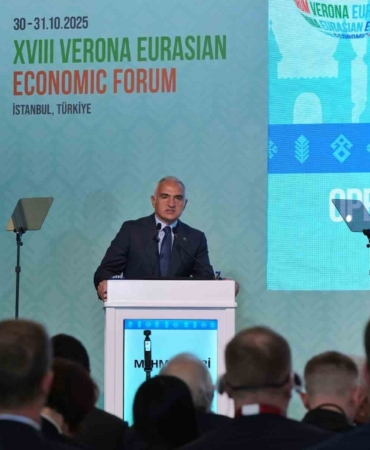 bakan-ersoy-turizmde-basarinin-sirri-guvenli-surdurulebilir-turizm-ve-etkili-tanitim-QtNaMOas.jpg