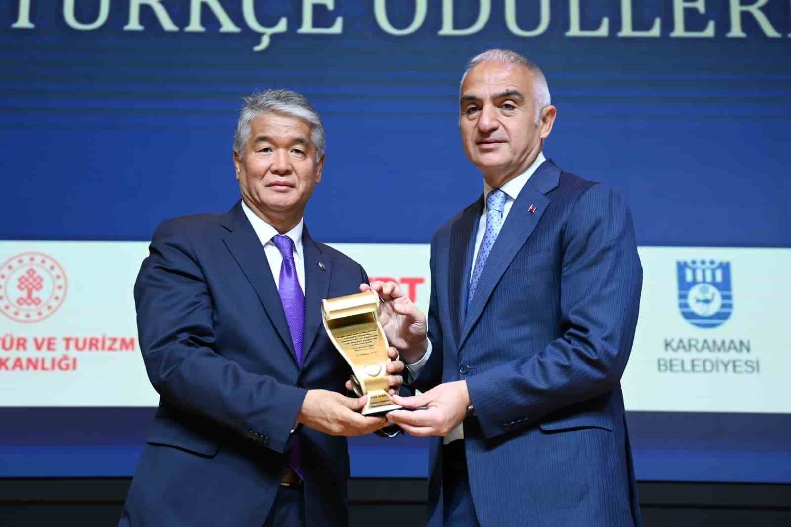 Bakan Ersoy: "Türkçe, uçsuz bucaksız Türkistan topraklarından Anadolu’ya uzanan bir medeniyet yürüyüşünün sesidir" 6 bakan ersoy turkce ucsuz bucaksiz turkistan topraklarindan anadoluya uzanan bir medeniyet yuruyusunun sesidir 2