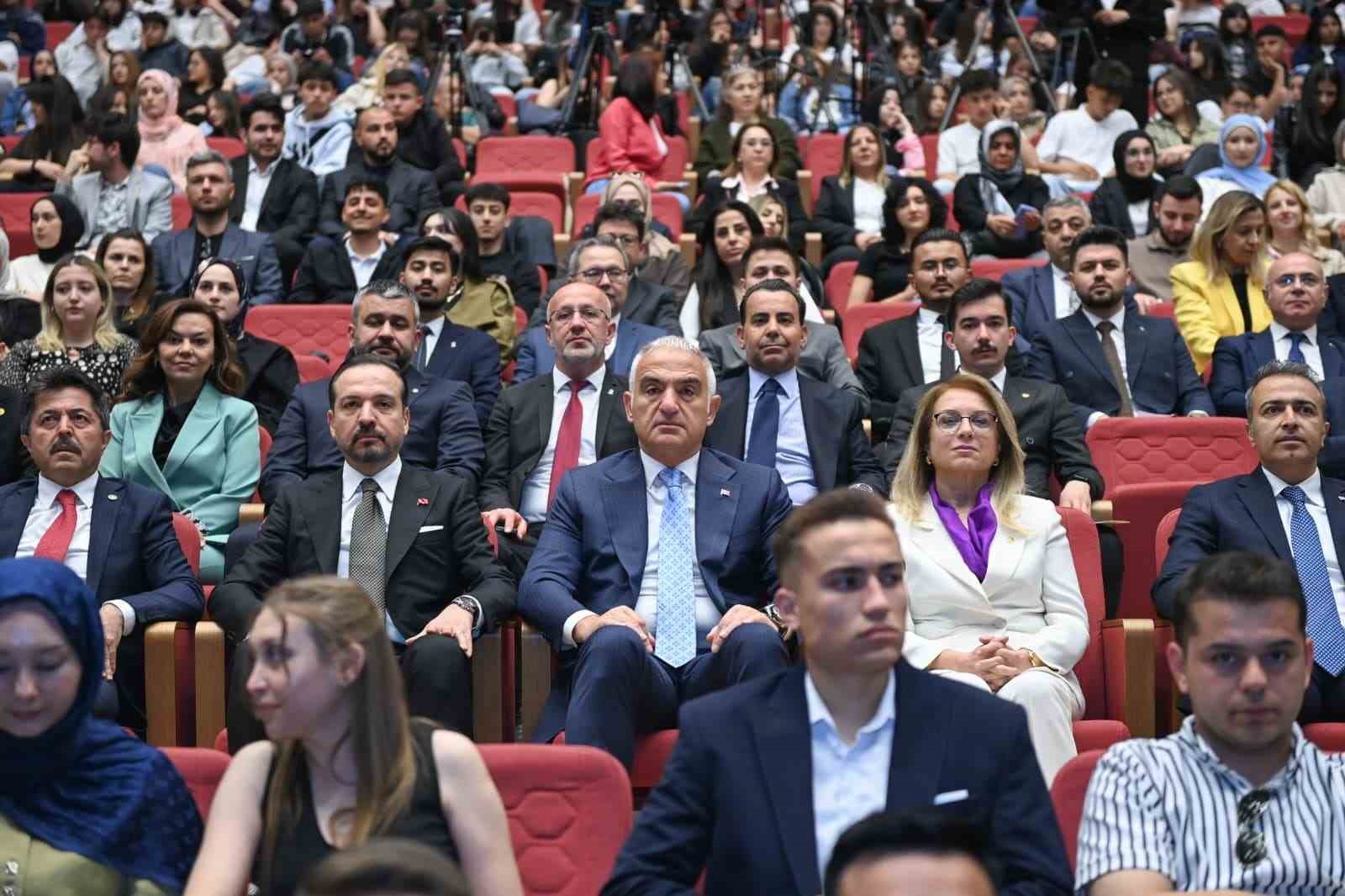 Bakan Ersoy: "Türkçe, uçsuz bucaksız Türkistan topraklarından Anadolu’ya uzanan bir medeniyet yürüyüşünün sesidir" 7 bakan ersoy turkce ucsuz bucaksiz turkistan topraklarindan anadoluya uzanan bir medeniyet yuruyusunun sesidir 3