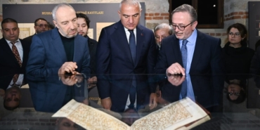 bakan-ersoy-tuyek-yazma-eser-alanindaki-kuresel-liderligini-daha-da-guclendirdi-sLMWVlxc.jpg