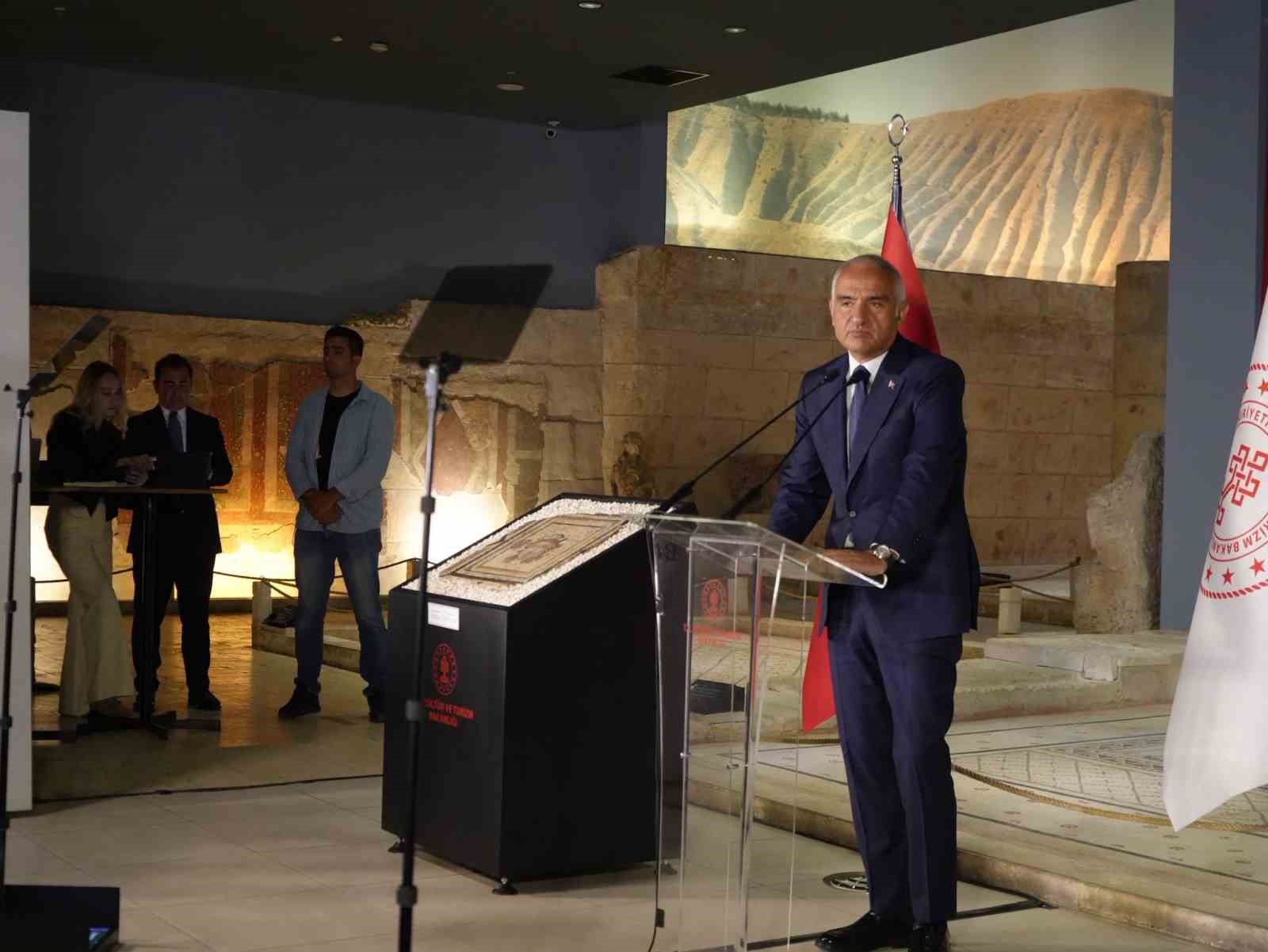 bakan ersoy yurt icinde kacak kazilara ve kultur varligi kacakciligina karsi calismalari kararlilikla yurutuyoruz F2ssbMKK