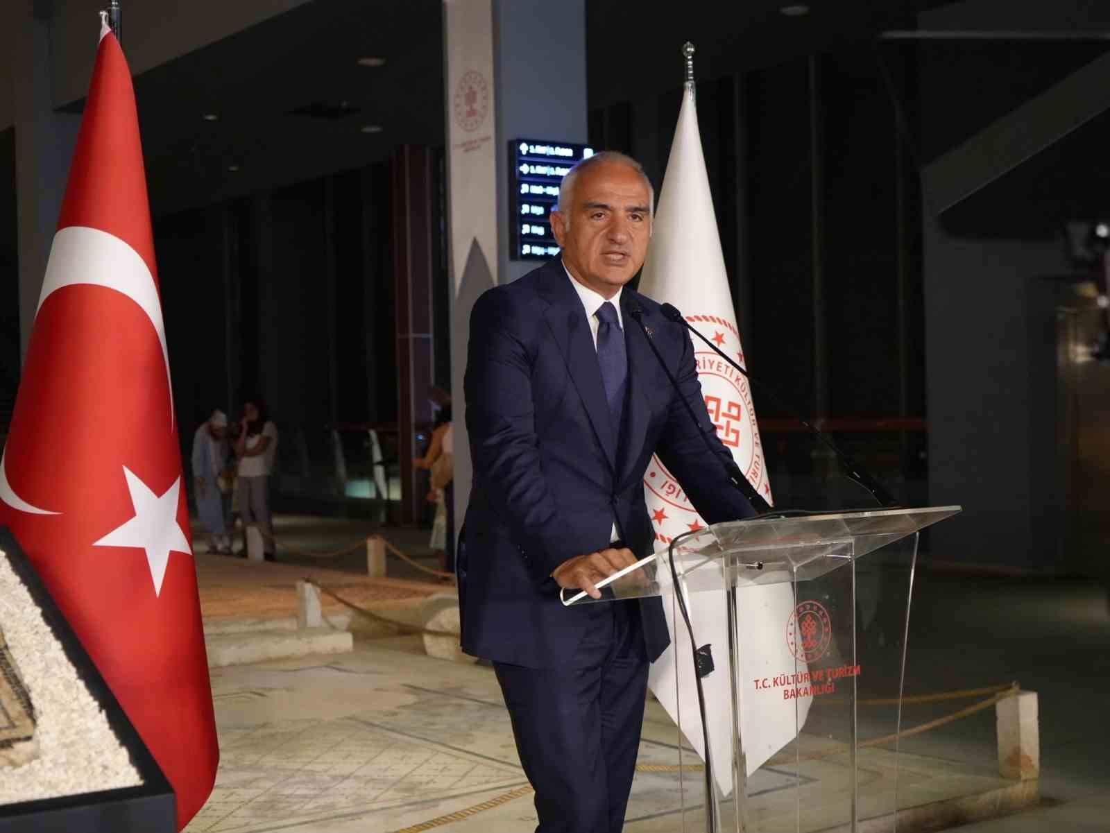 bakan ersoy yurt icinde kacak kazilara ve kultur varligi kacakciligina karsi calismalari kararlilikla yurutuyoruz qIp7k26B