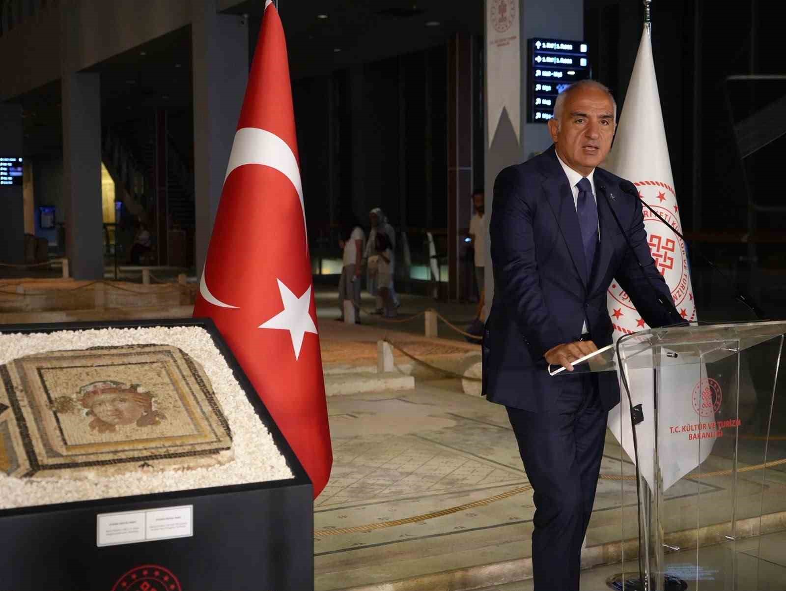 bakan ersoy yurt icinde kacak kazilara ve kultur varligi kacakciligina karsi calismalari kararlilikla yurutuyoruz rWdpHCec
