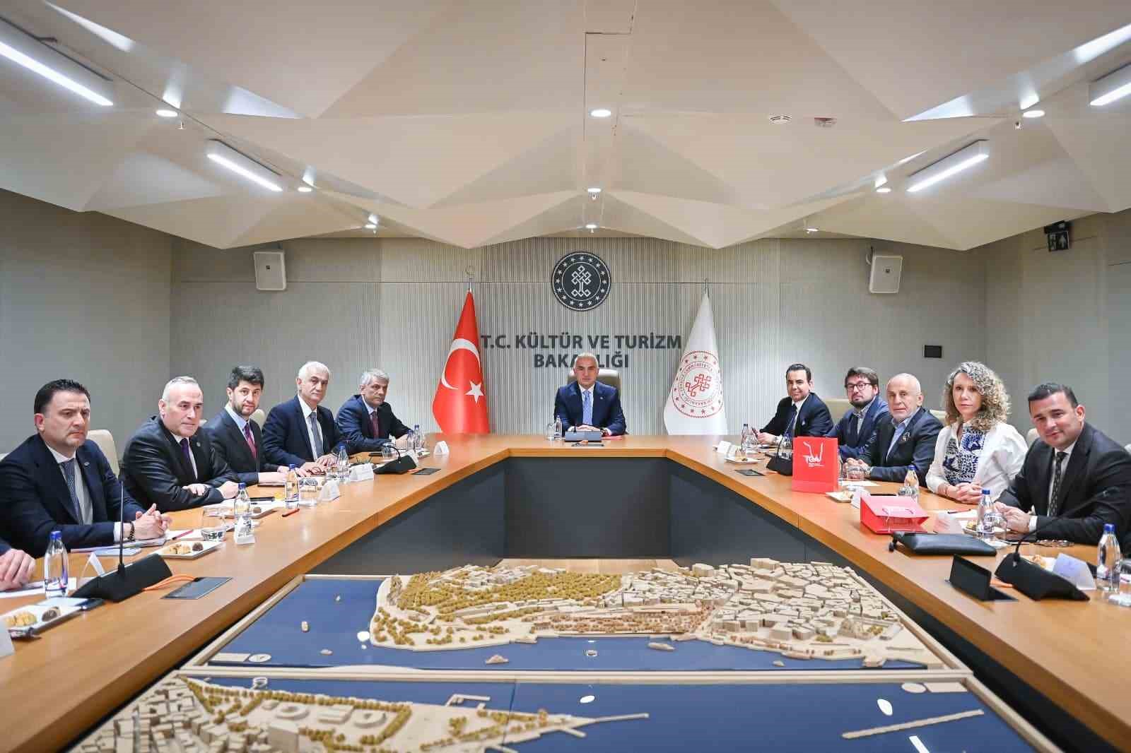bakan ersoydan 2026 turizmi icin kritik toplanti 3 BjKGVkYh