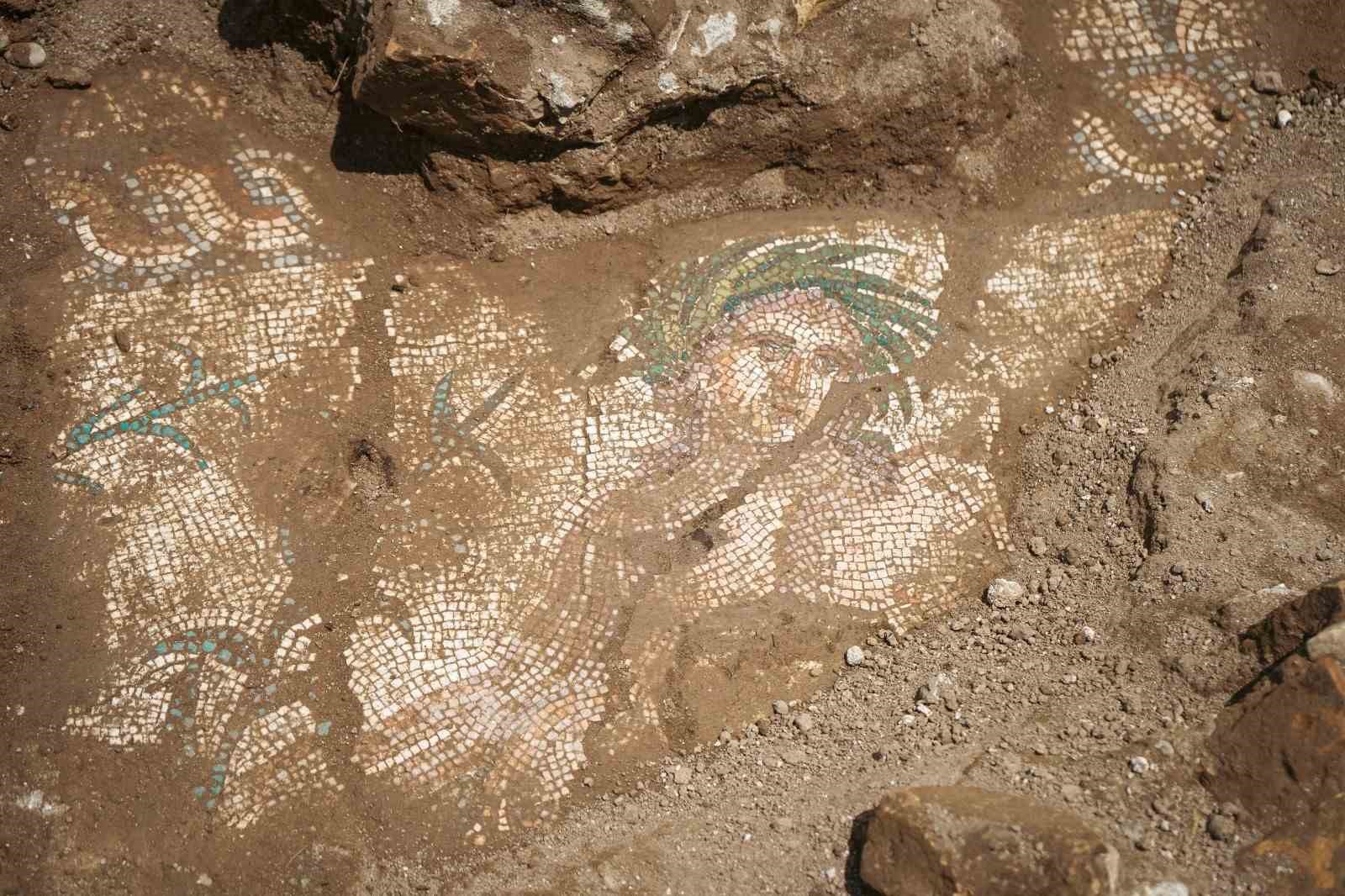 bakan ersoydan aspendos mujdesi 3 EWiR1WGC