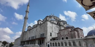 bakan-ersoydan-fatih-kulliyesi-haziresine-anlamli-ziyaret-5NeHtYkU.jpg