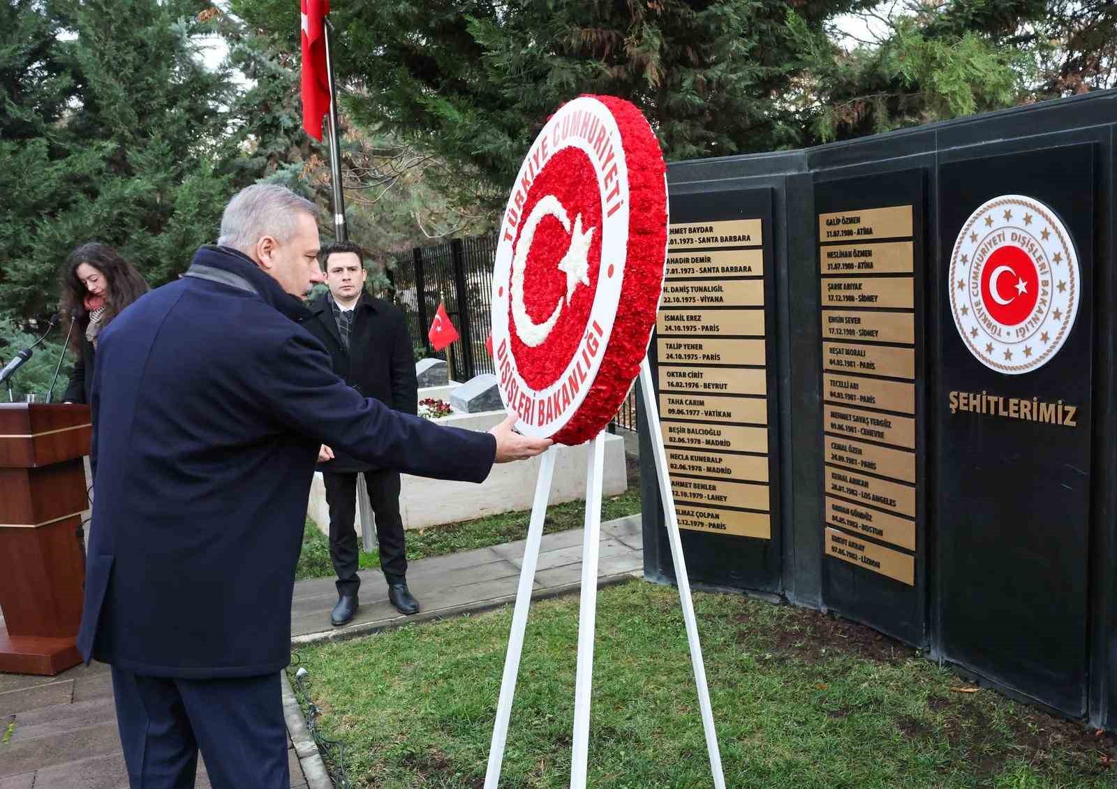 bakan fidan 16buyukelciler konferansi oncesi disisleri sehitligini ziyaret etti 1 nLAJdX49