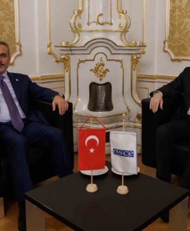 bakan-fidan-agit-genel-sekreteri-sinirlioglu-ile-gorustu-dFn5UkhG.jpg