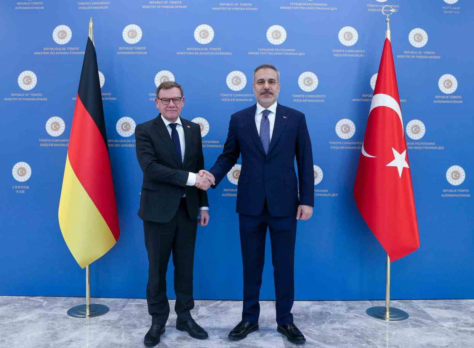 bakan fidan almanya federal cumhuriyeti disisleri bakani johann david wadephul ile ankarada bir araya Bwg27uri