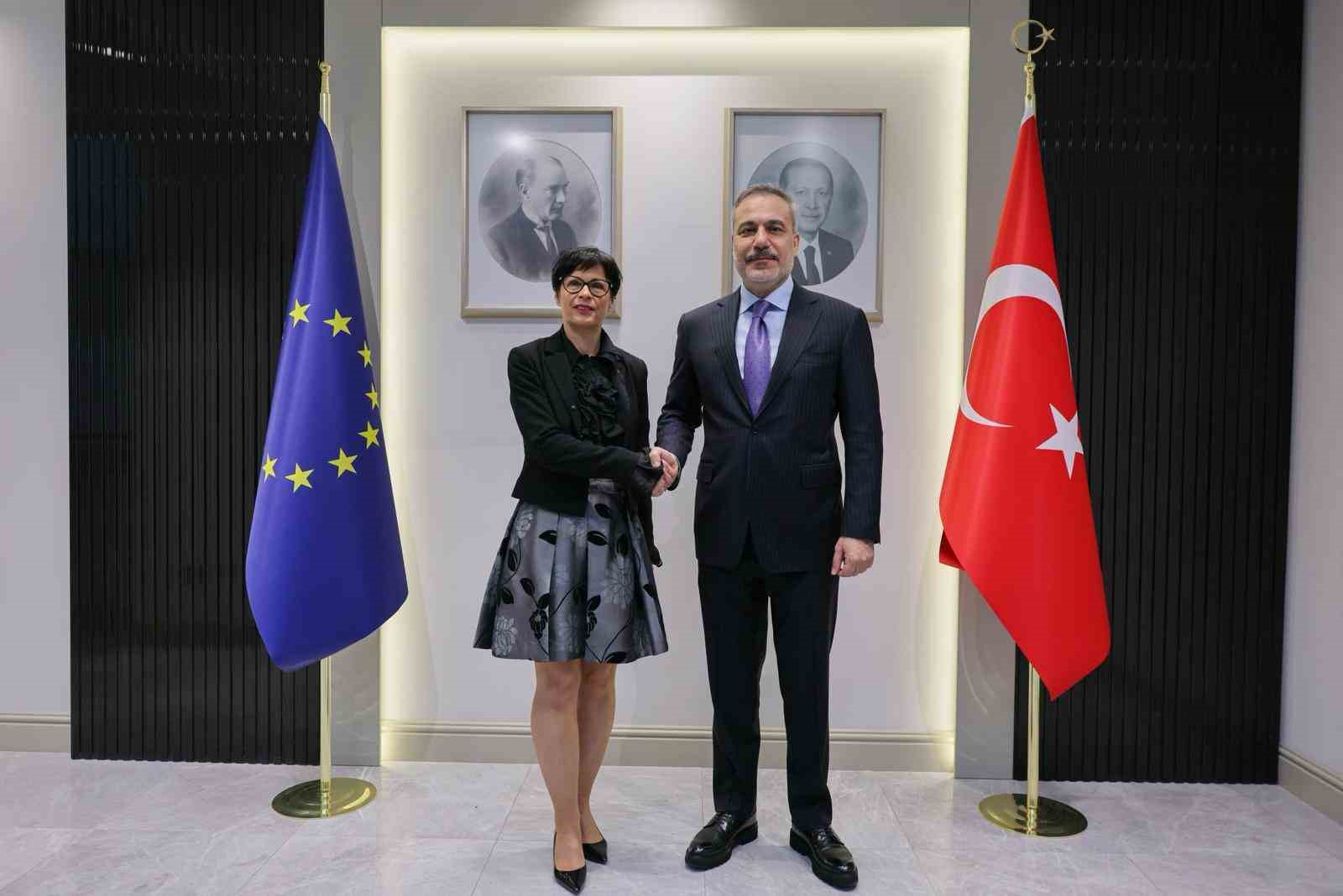 bakan fidan avrupa komisyonunun genislemeden sorumlu komiseri marta kos ile bir araya geldi 0 BTsueUrq