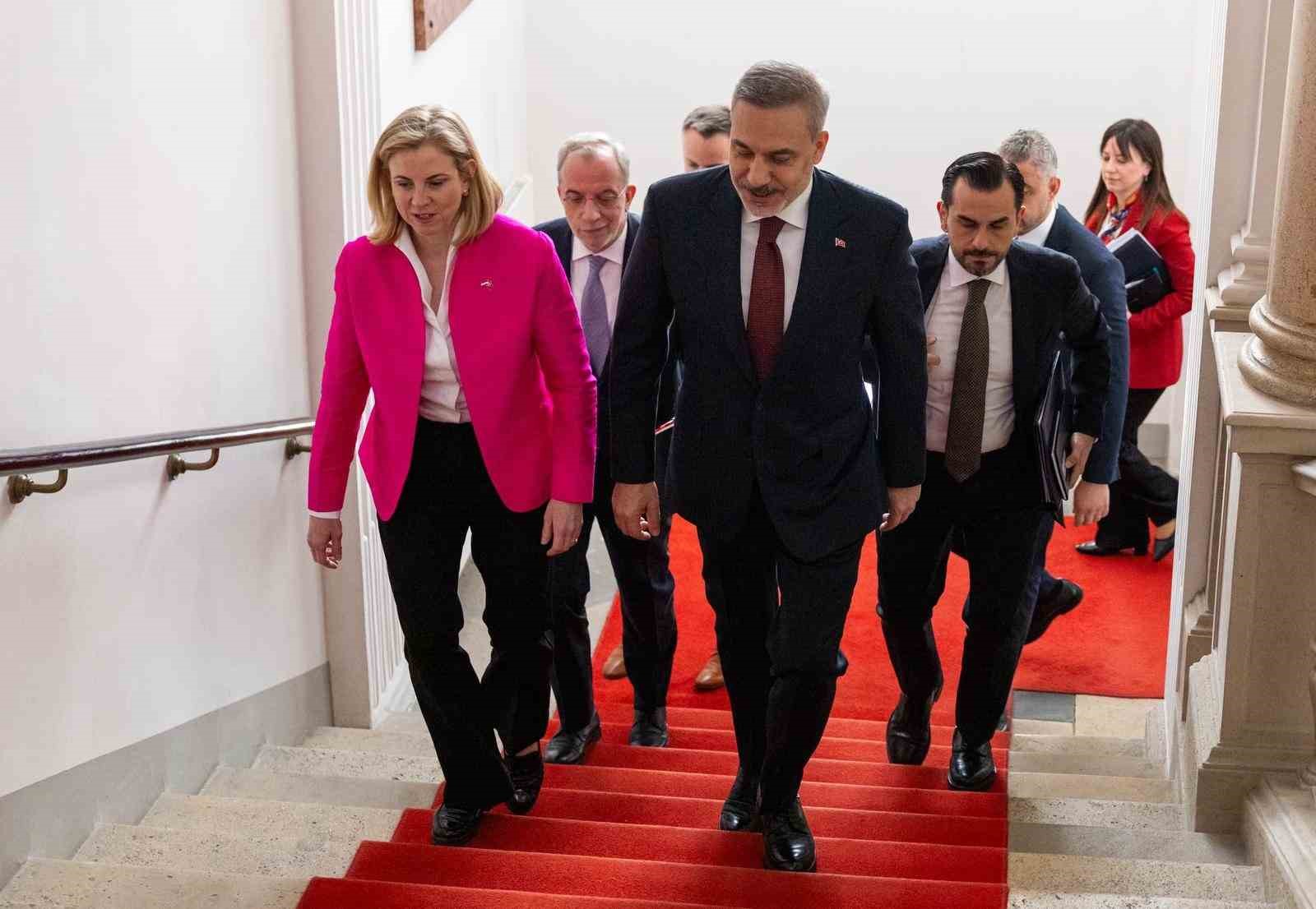 bakan fidan avusturyali bakan meinl reisinger ile bir araya geldi 0 3GPK6ysB