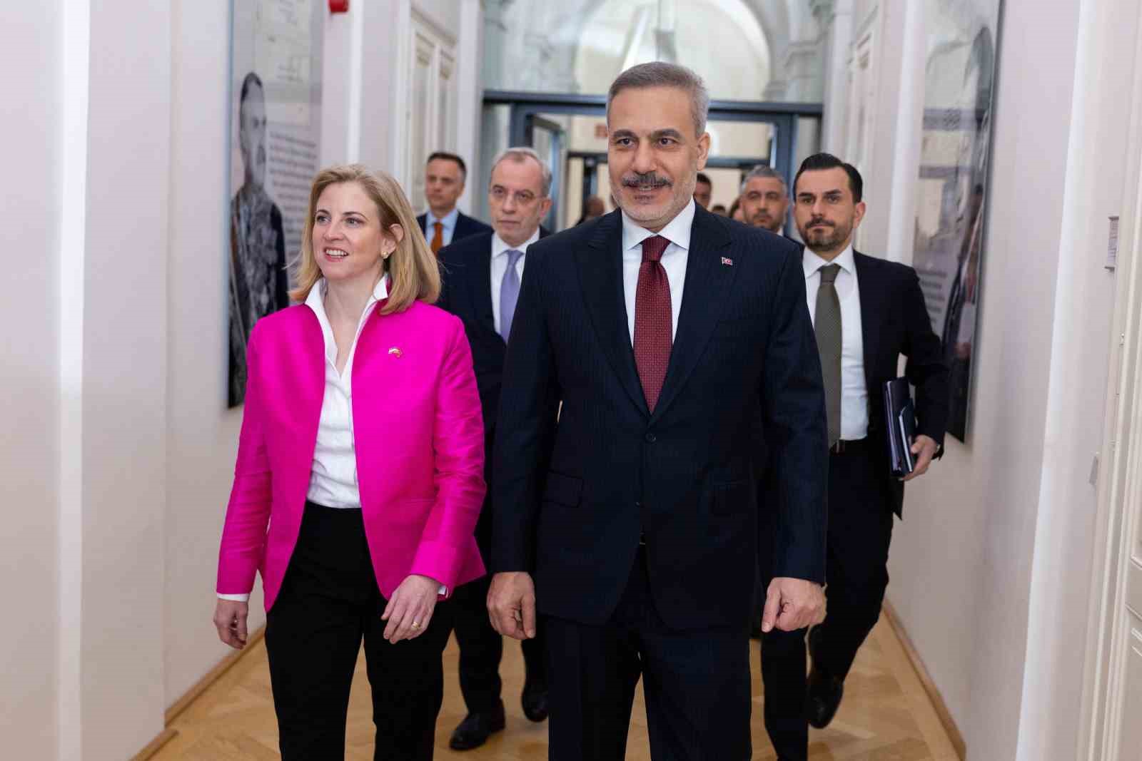 bakan fidan avusturyali bakan meinl reisinger ile bir araya geldi 1 M2GfS1PH