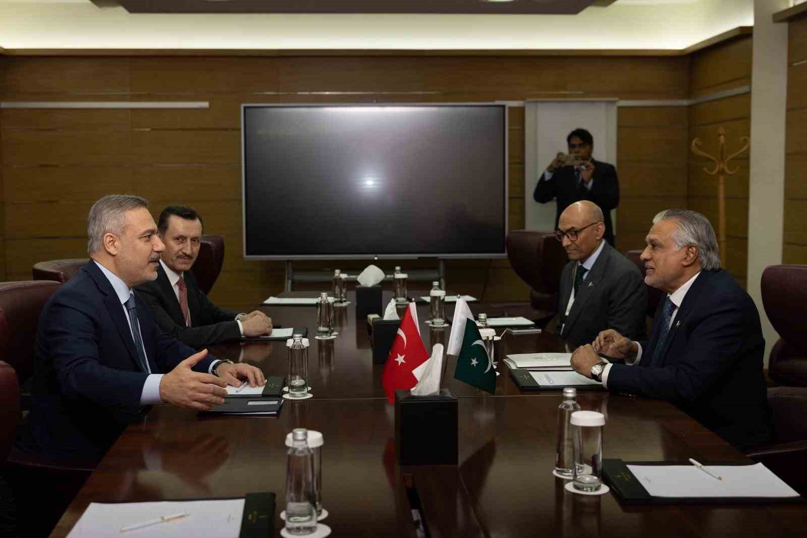 bakan fidan azerbaycanli ve pakistanli mevkidaslariyla gorustu 0 tWLb6iZ8