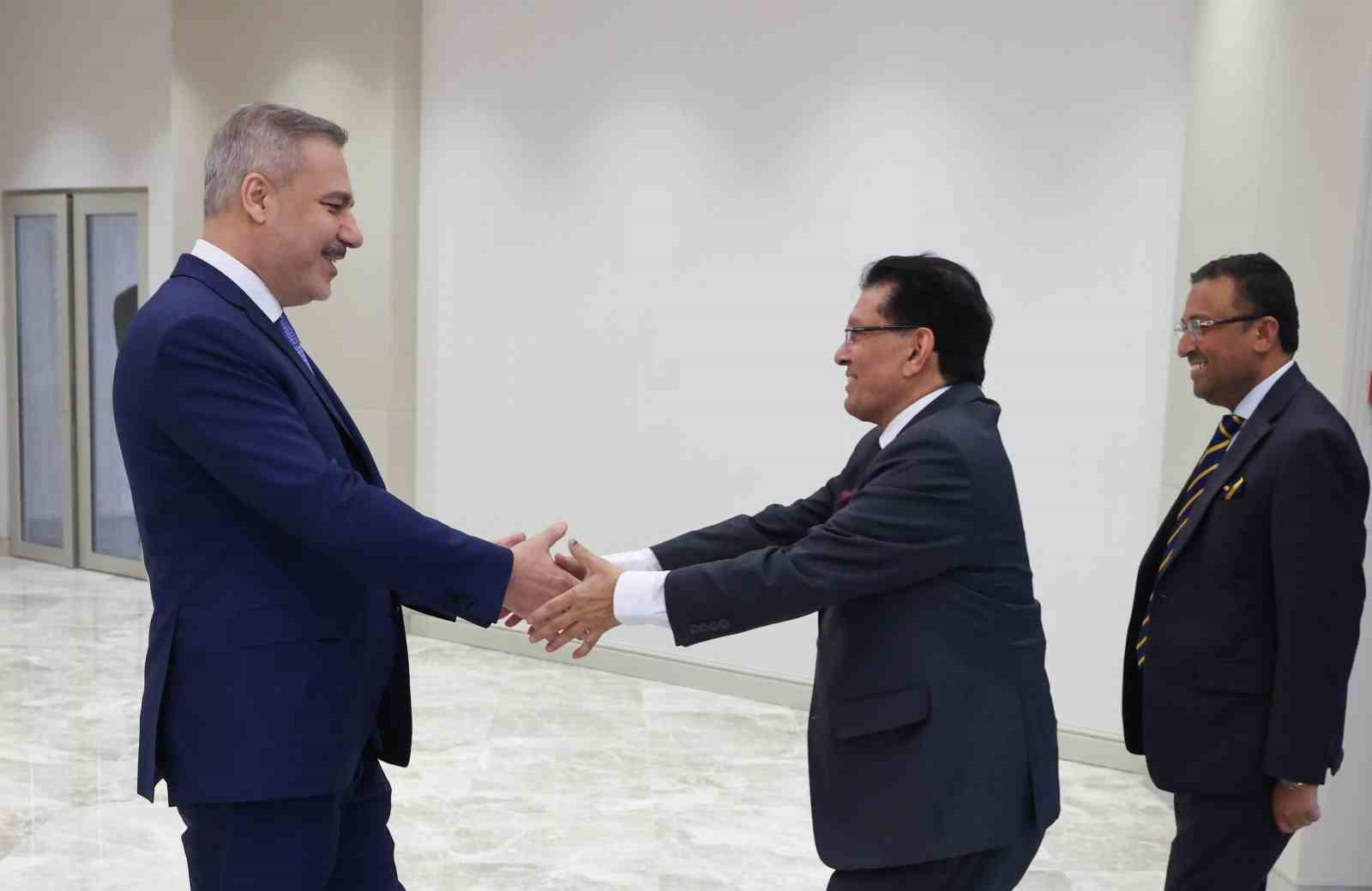 bakan fidan banglades disisleri bakani rahman ile bir araya geldi 4 zXqvXDBD
