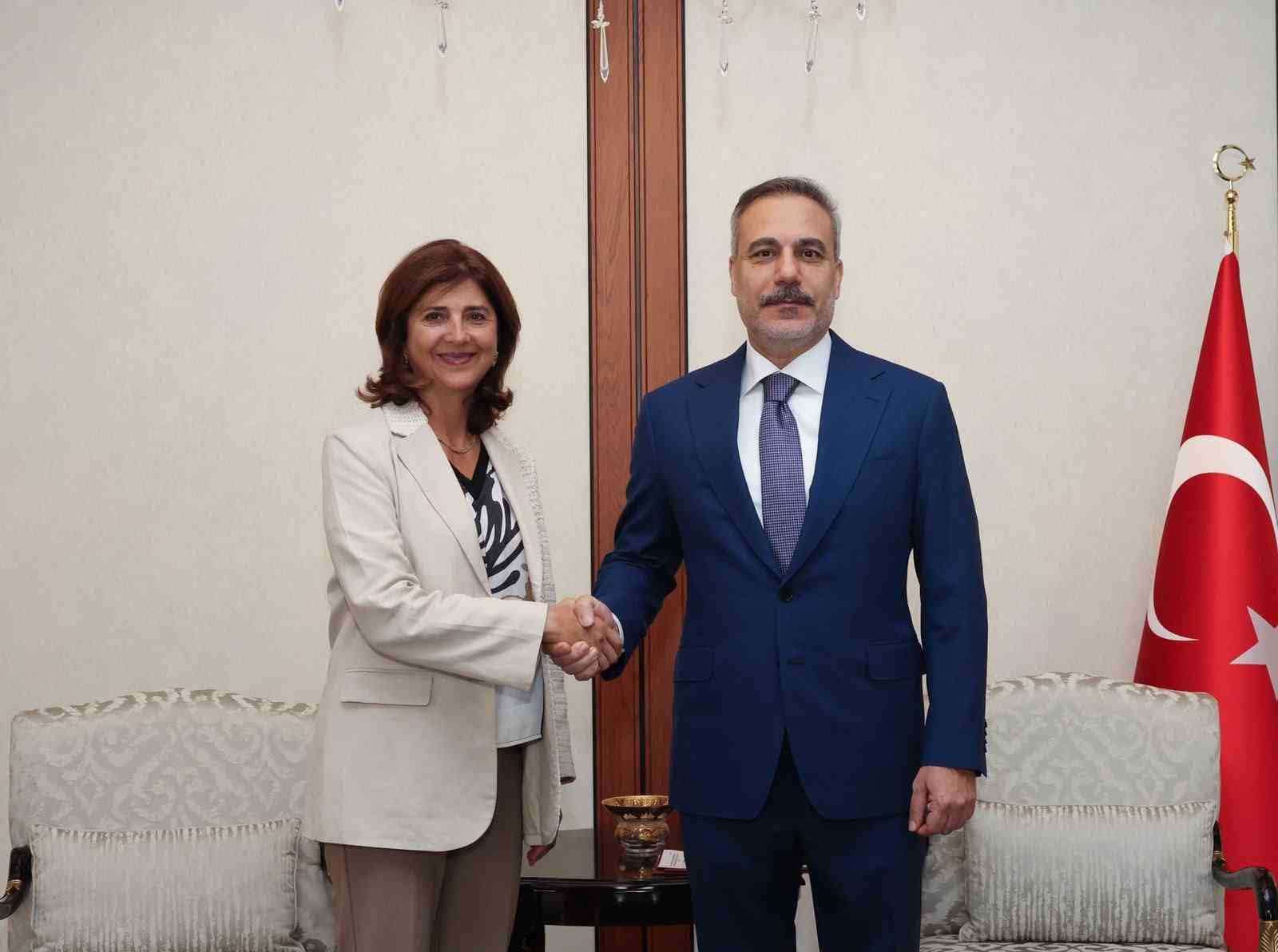 Bakan Fidan, BM Genel Sekreteri’nin Kıbrıs Konusunda Şahsi Temsilcisi Cuellar’ı kabul etti 4 bakan fidan bm genel sekreterinin kibris konusunda sahsi temsilcisi cuellari kabul etti 0 VPzmwgkh