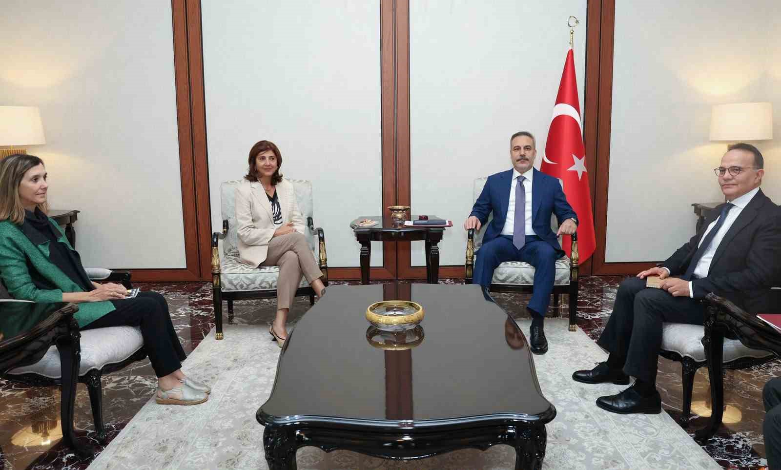 Bakan Fidan, BM Genel Sekreteri’nin Kıbrıs Konusunda Şahsi Temsilcisi Cuellar’ı kabul etti 5 bakan fidan bm genel sekreterinin kibris konusunda sahsi temsilcisi cuellari kabul etti 1 HcSCRngB