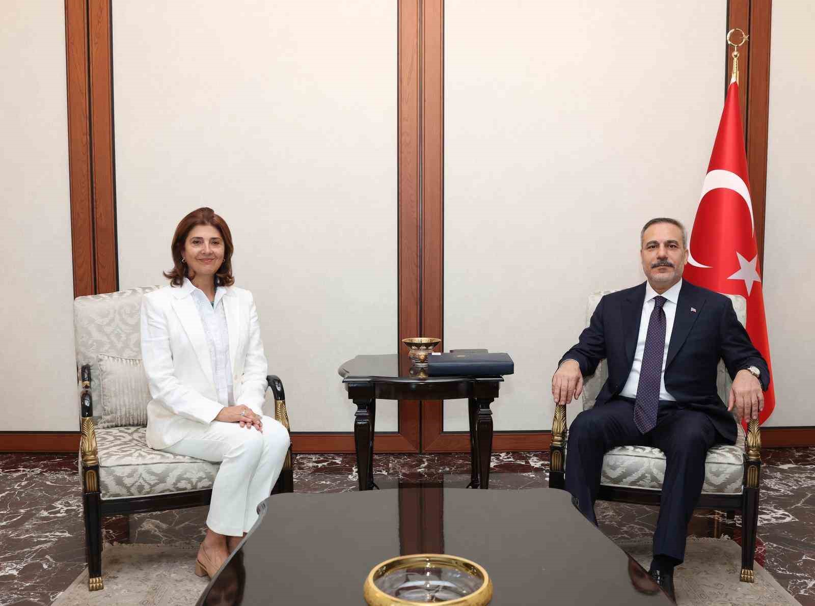 bakan fidan bm genel sekreterinin kibris konusunda sahsi temsilcisi holguin ile gorustu 0 evrBcgCz