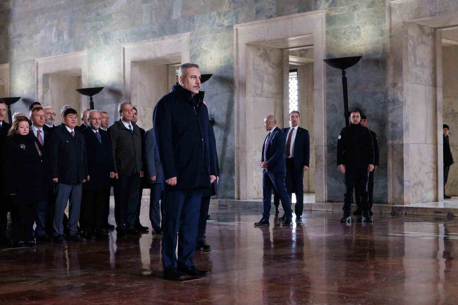 bakan fidan buyukelcilerle anitkabiri ziyaret etti 2 HXf7KyWH