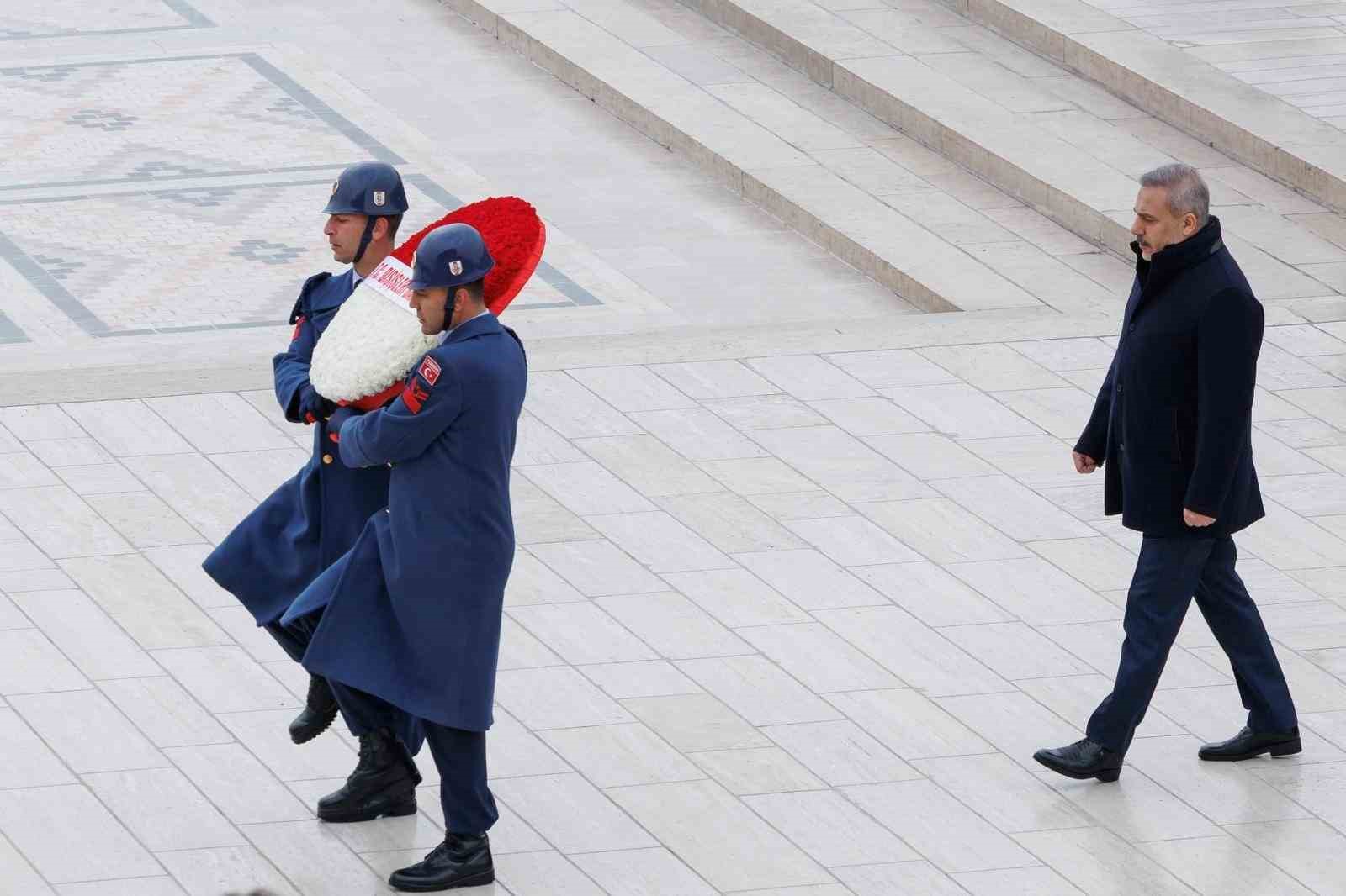 bakan fidan buyukelcilerle anitkabiri ziyaret etti 6 i3aCSXTf