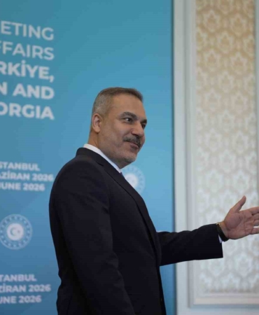 bakan-fidan-dunyayi-felaketin-esigine-getiren-bu-savasin-geride-birakilmasi-elzemdir-s3JW8HVb.jpg