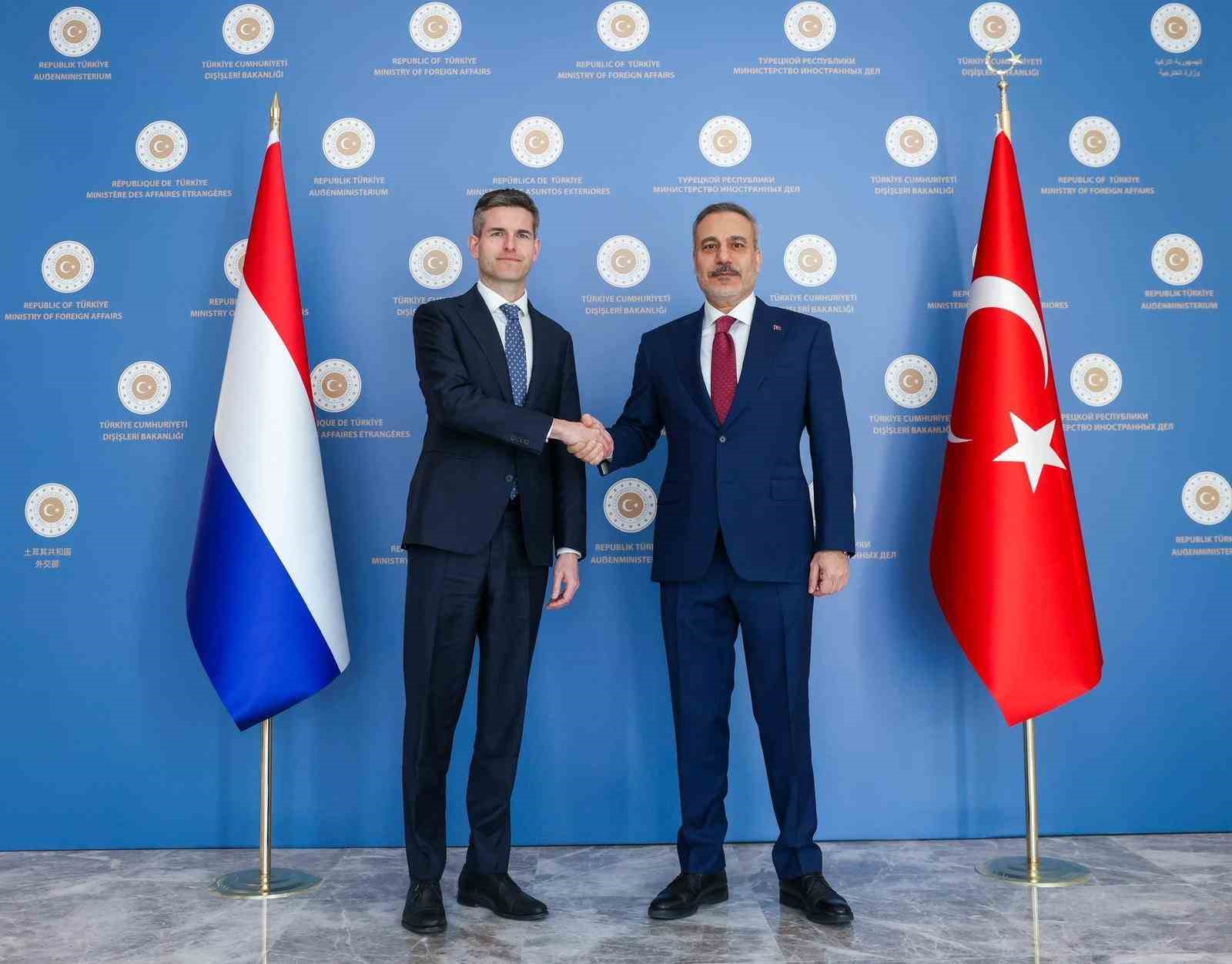 bakan fidan hollandali mevkidasi berendsen ile gorustu 2 IbHSpIMX