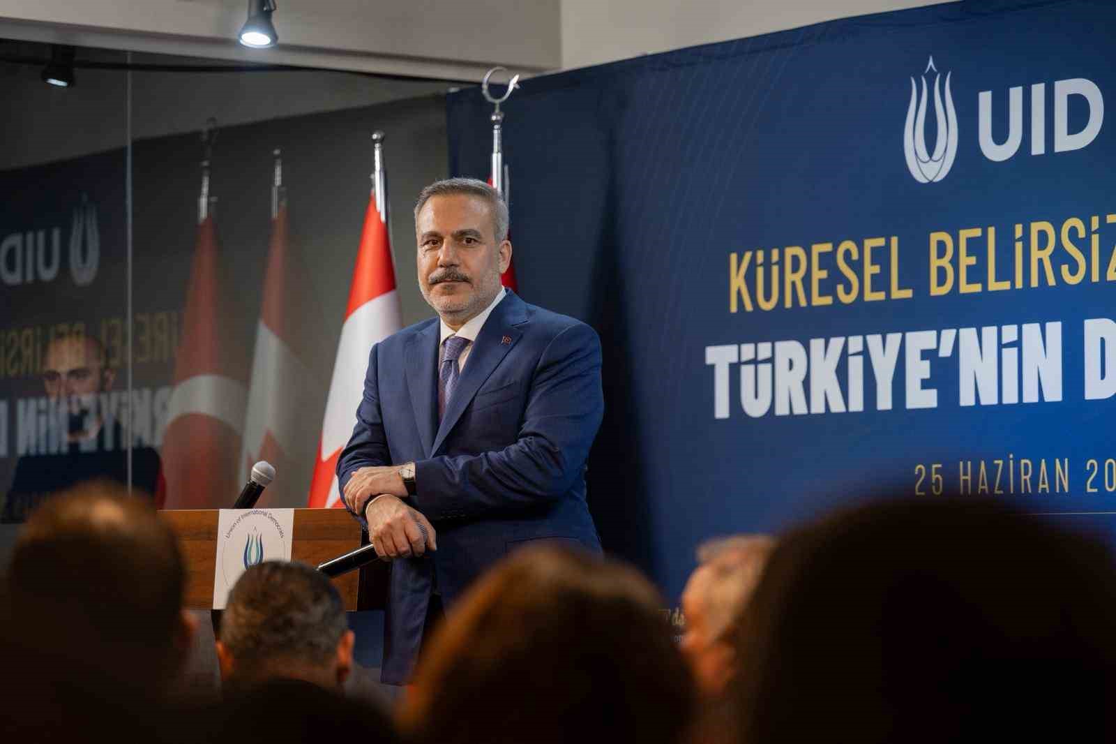 bakan fidan kanadada turk is adamlariyla bir araya geldi 4 l8hT9U7U