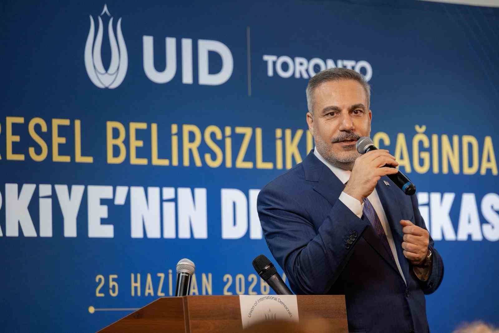 bakan fidan kanadada turk is adamlariyla bir araya geldi 7 SanFjd4a