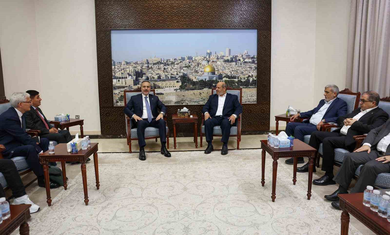 bakan fidan katar basbakan yardimcisi ve savunma bakani al thani ile bir araya geldi E1JWDmZX