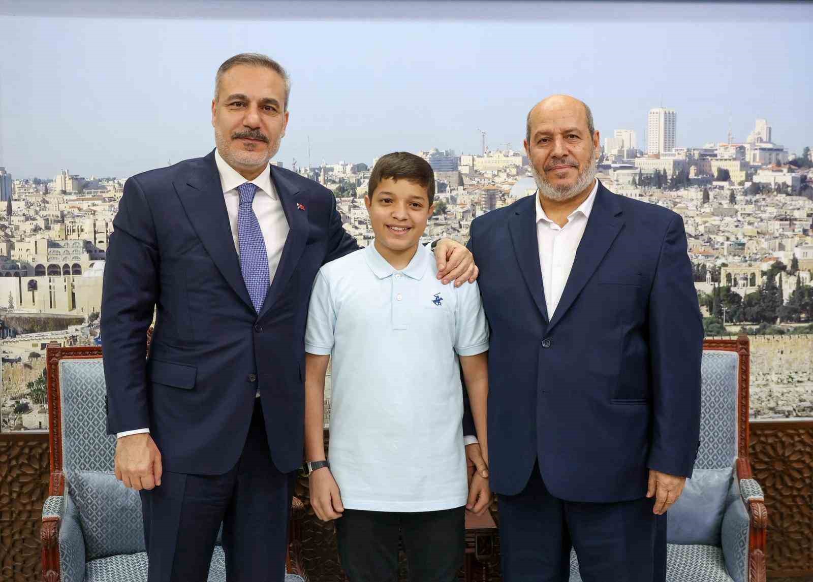 bakan fidan katar basbakan yardimcisi ve savunma bakani al thani ile bir araya geldi p3TPb6SD
