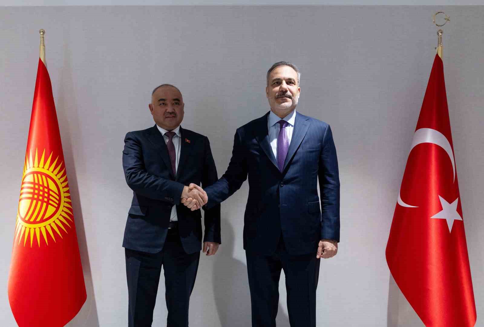 bakan fidan kirgizistan yuksek meclisi baskani uulu ile gorustu 0 HjF7c6Jr