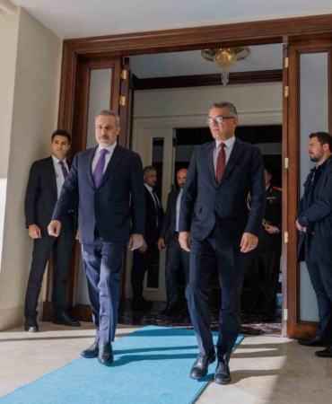 bakan-fidan-kktc-cumhurbaskani-erhuman-ile-bir-araya-geldi-cnBbXc1Q.jpg