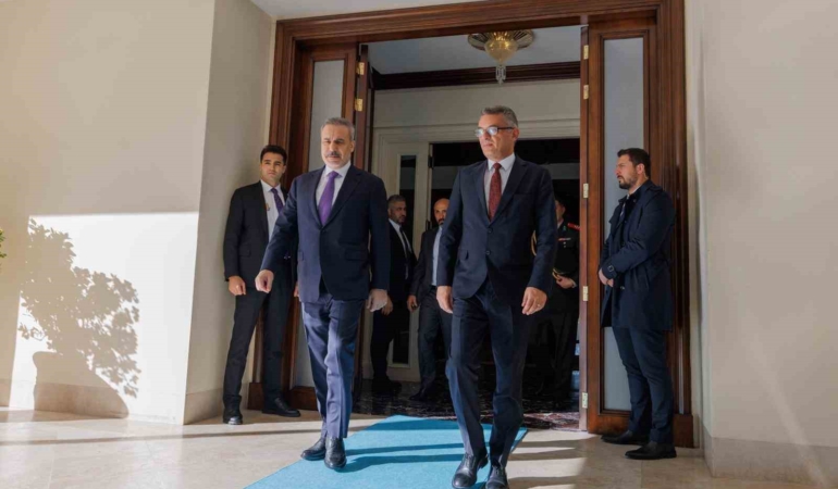 bakan-fidan-kktc-cumhurbaskani-erhuman-ile-bir-araya-geldi-cnBbXc1Q.jpg