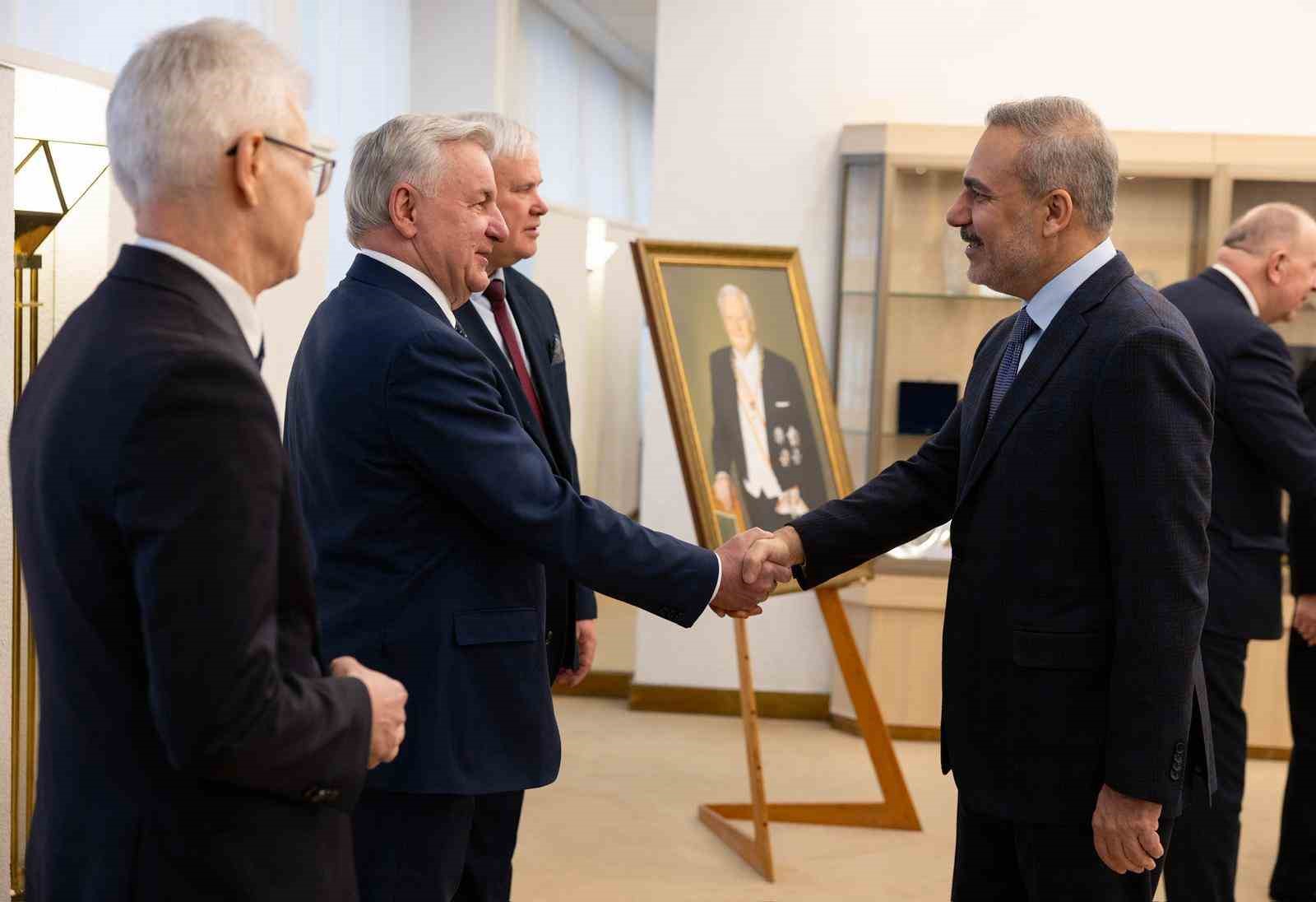 bakan fidan litvanya meclis baskan yardimcisi budbergyt ile gorustu 4 Jpb8XETF