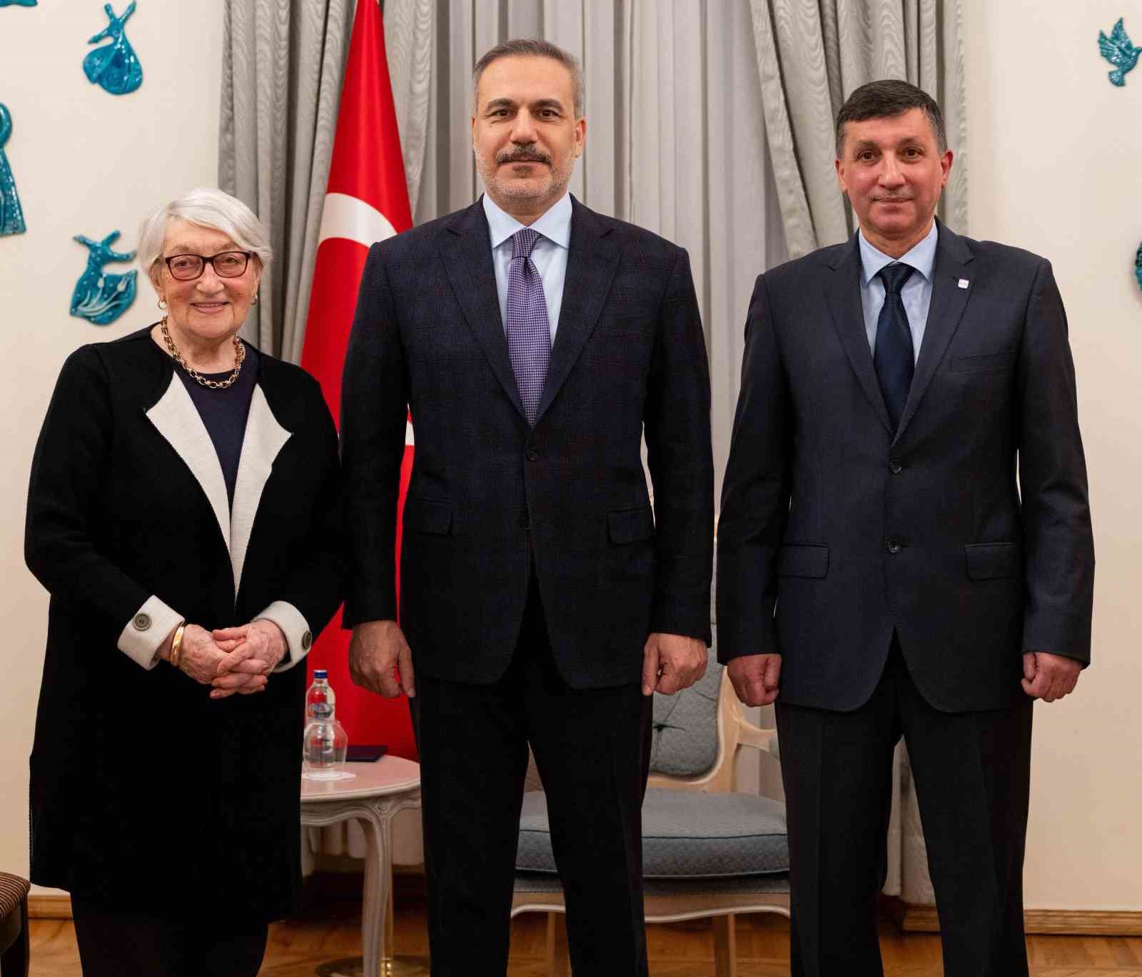 Bakan Fidan, Litvanya’daki Tatar ve Karaim toplumları temsilcileriyle bir araya geldi 4 bakan fidan litvanyadaki tatar ve karaim toplumlari temsilcileriyle bir araya geldi 0 VNTYzHZk