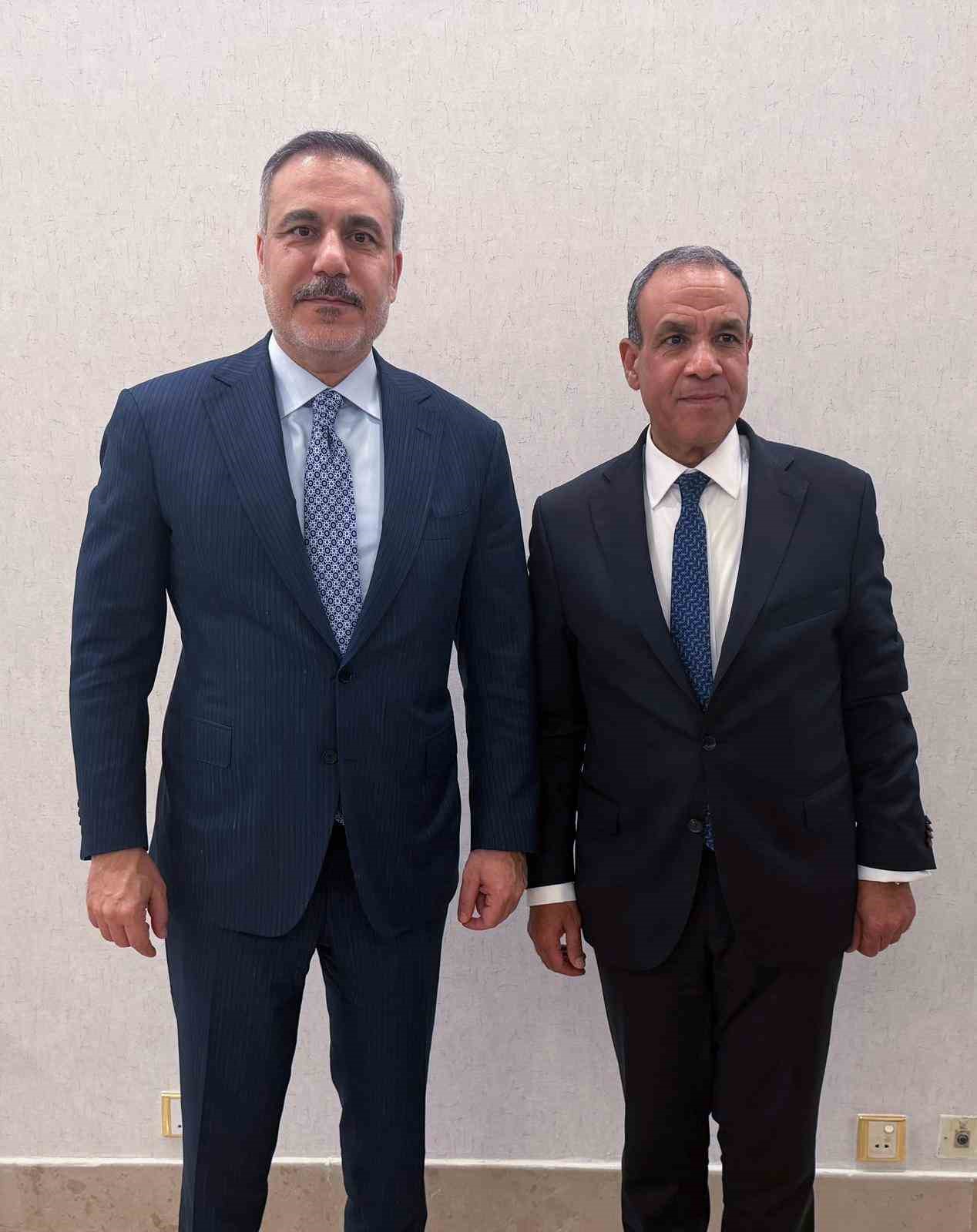 bakan fidan misirli mevkidasi abdelatty ve pakistan basbakani serif ile bir araya geldi 0 wSIzj3rT