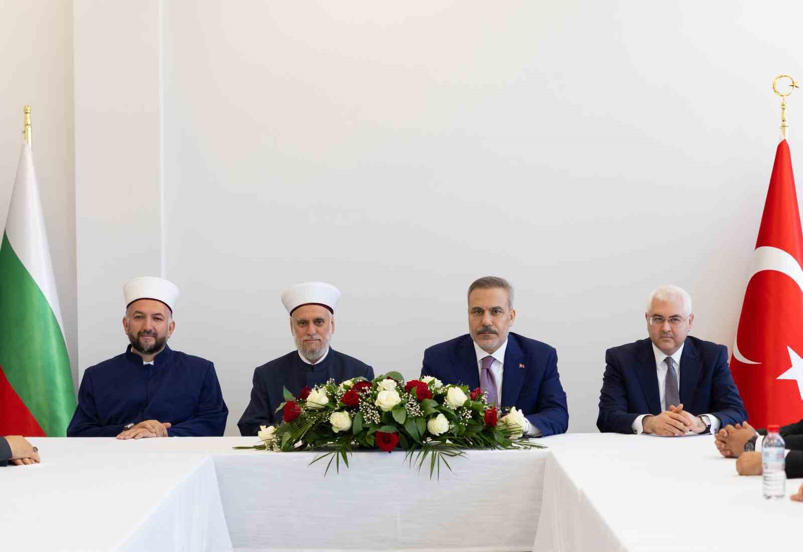 Bakan Fidan, Sofya Yüksek İslam Enstitüsü’nü ziyaret etti 6 bakan fidan sofya yuksek islam enstitusunu ziyaret etti 2 cMFK1W7h