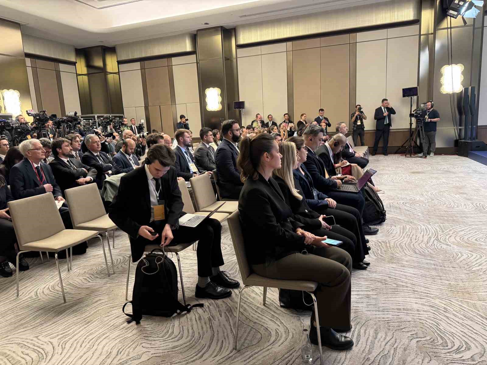 bakan fidan sureci baltalamak icin temelsiz gerekceler uretmeye bahanelere siginmaya gerek yoktur 1