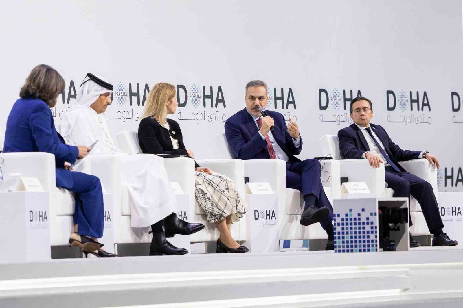 Bakan Fidan: "Trump’ın yapmak istedikleri, Türkiye’nin hedef ve çıkarlarıyla büyük ölçüde örtüşüyor" 8 bakan fidan trumpin yapmak istedikleri turkiyenin hedef ve cikarlariyla buyuk olcude ortusuyor 4 Wzkmu2Fp