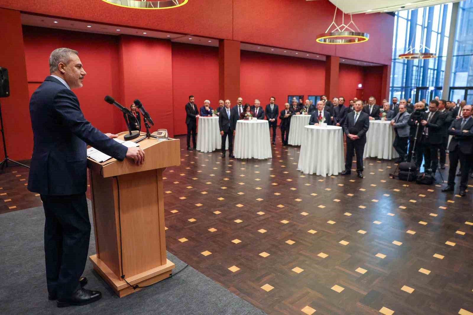 bakan fidan turkiyenin berlin buyukelciligini ziyaret etti 0
