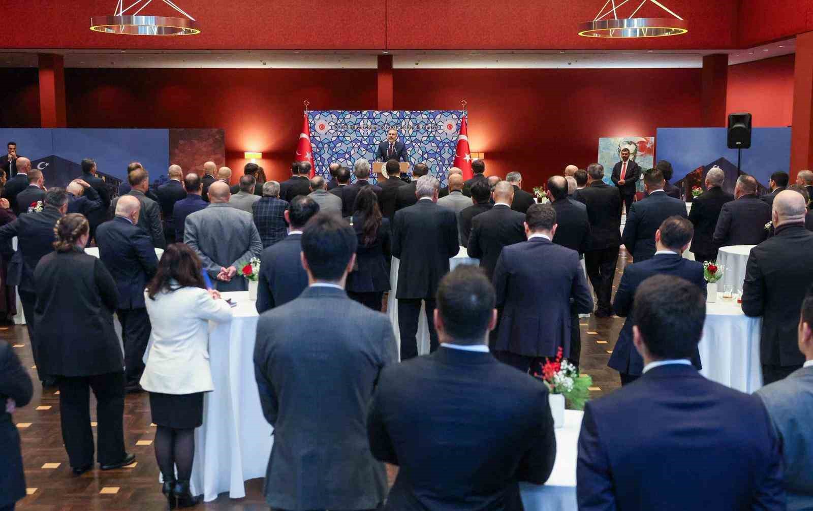 bakan fidan turkiyenin berlin buyukelciligini ziyaret etti 1 yHjpg353