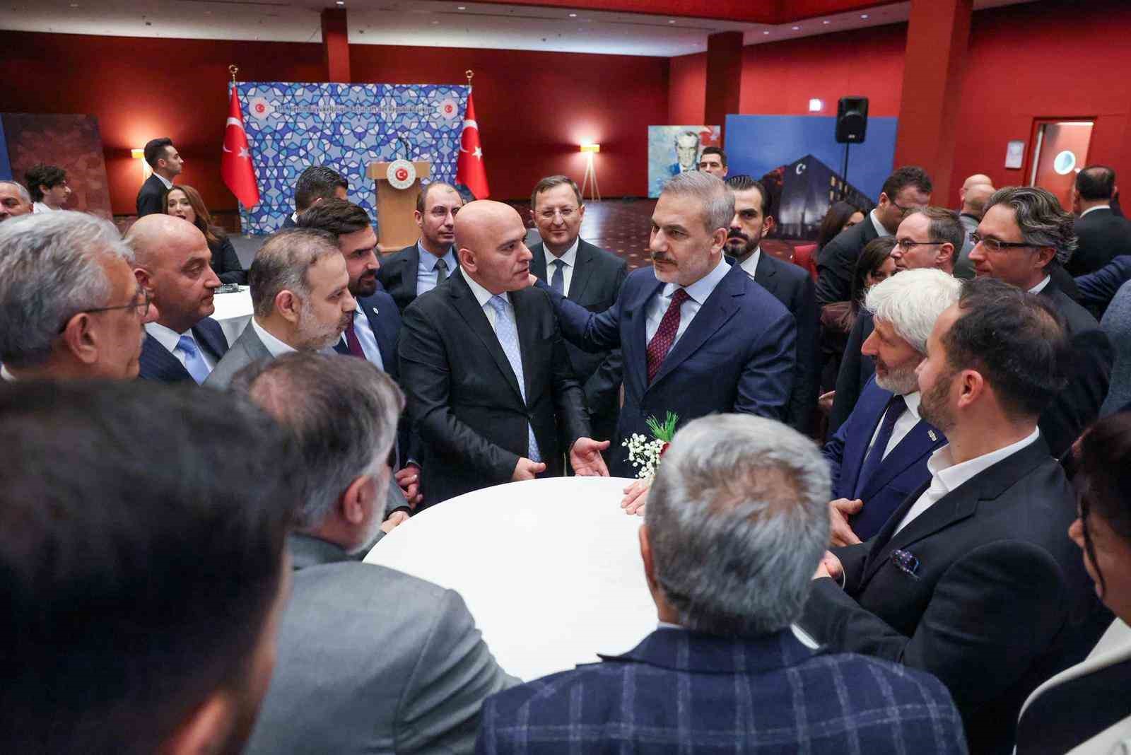 bakan fidan turkiyenin berlin buyukelciligini ziyaret etti 3 Tf4an3V7